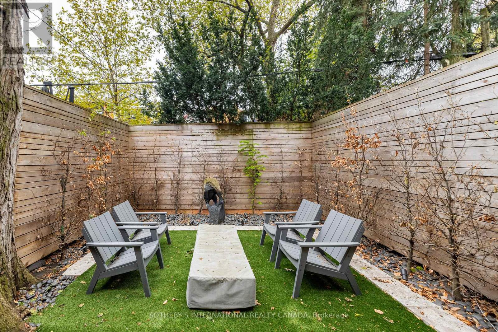33 TRANBY AVENUE - 32