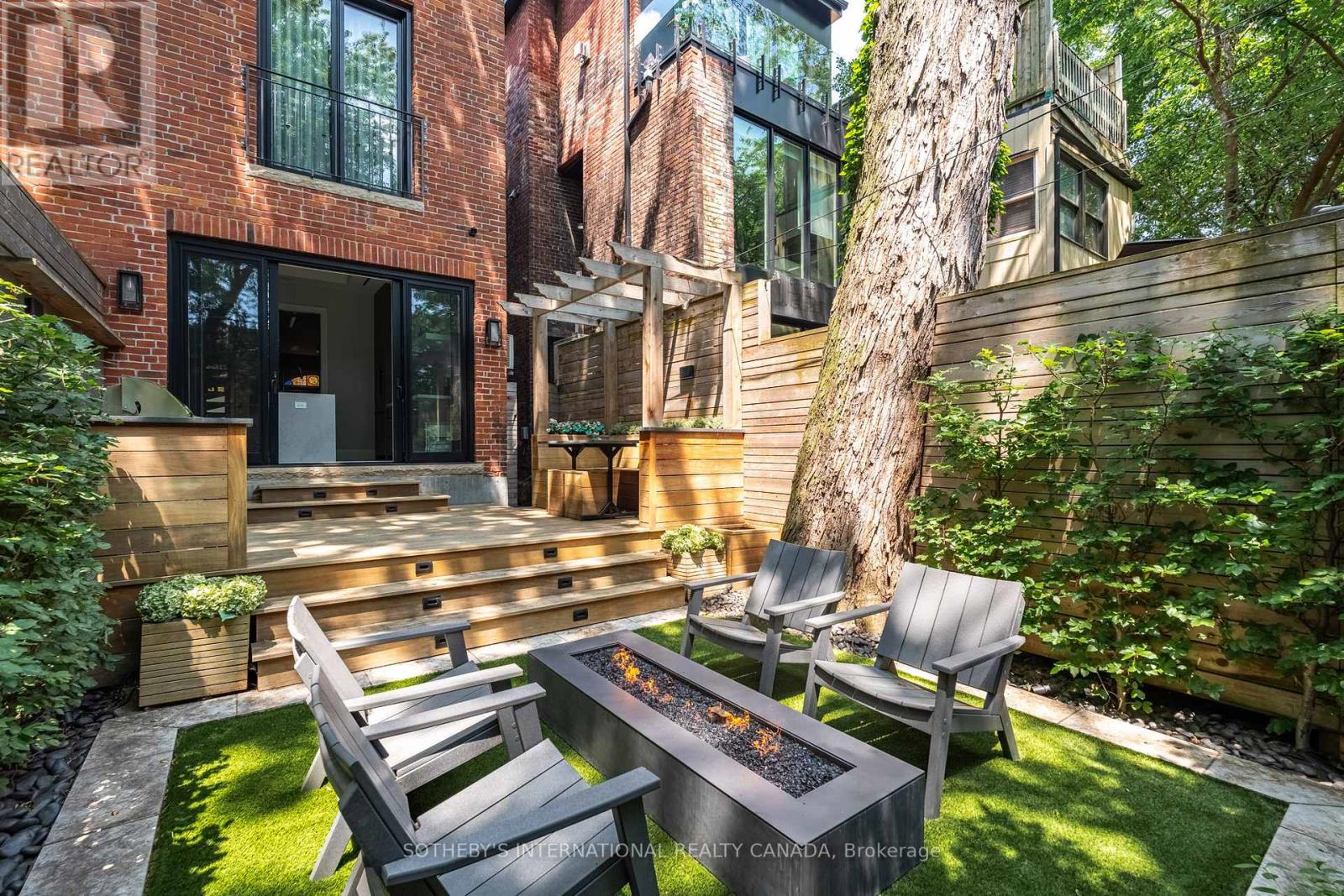33 TRANBY AVENUE - 38
