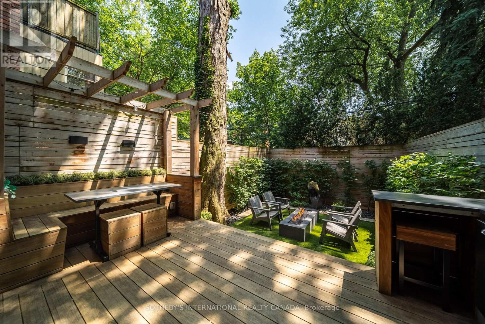 33 TRANBY AVENUE - 41