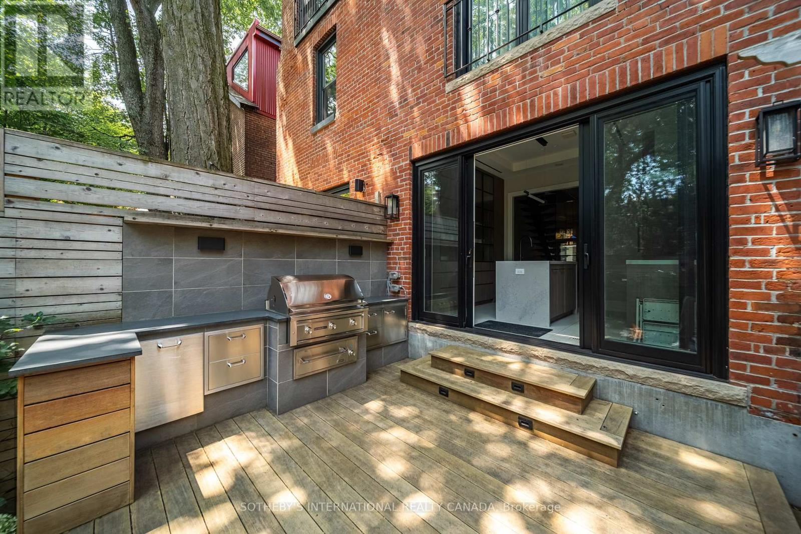 33 TRANBY AVENUE - 43