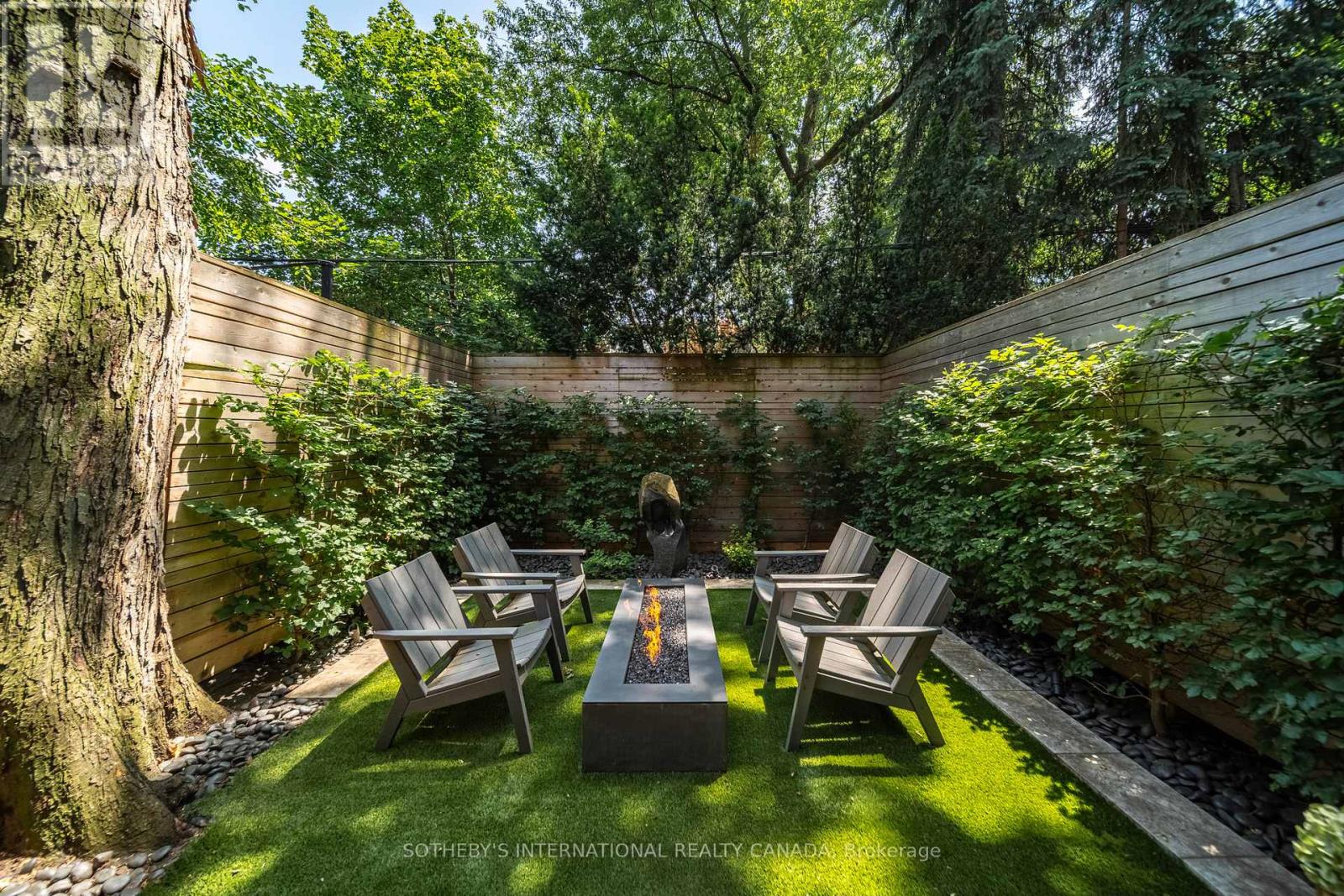33 TRANBY AVENUE - 42
