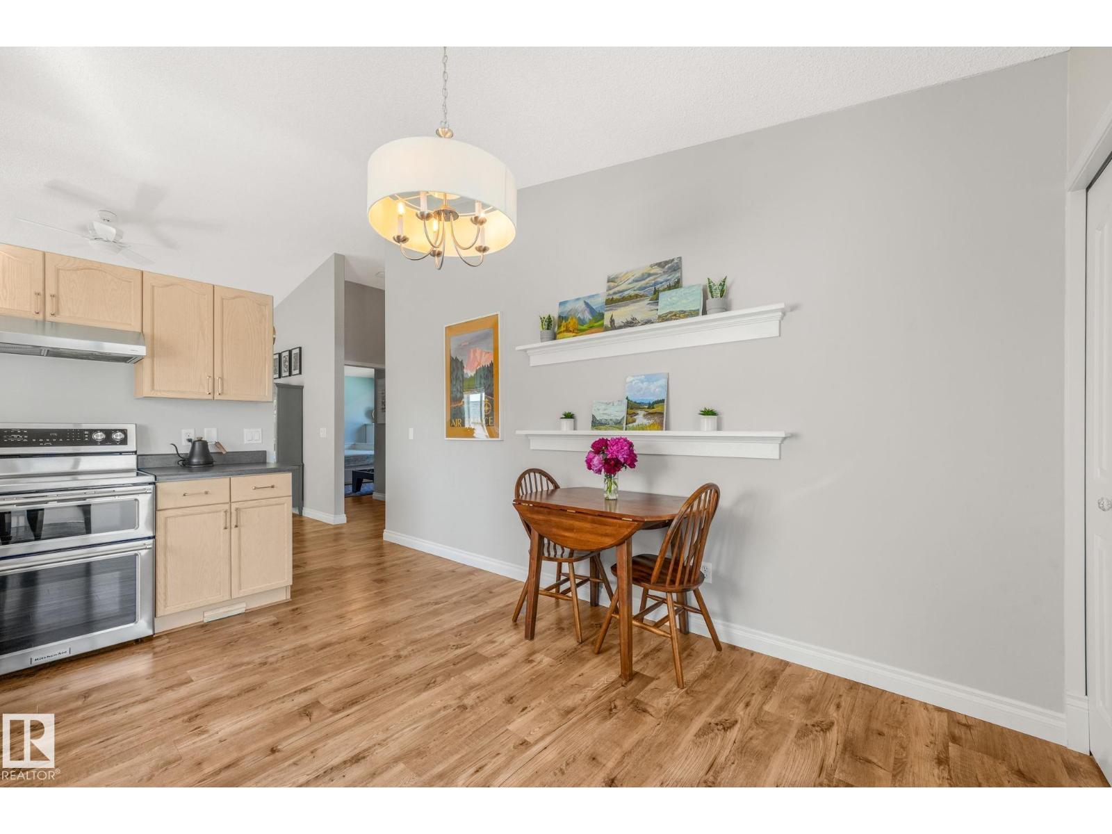 22 LANDSDOWNE DR - 10