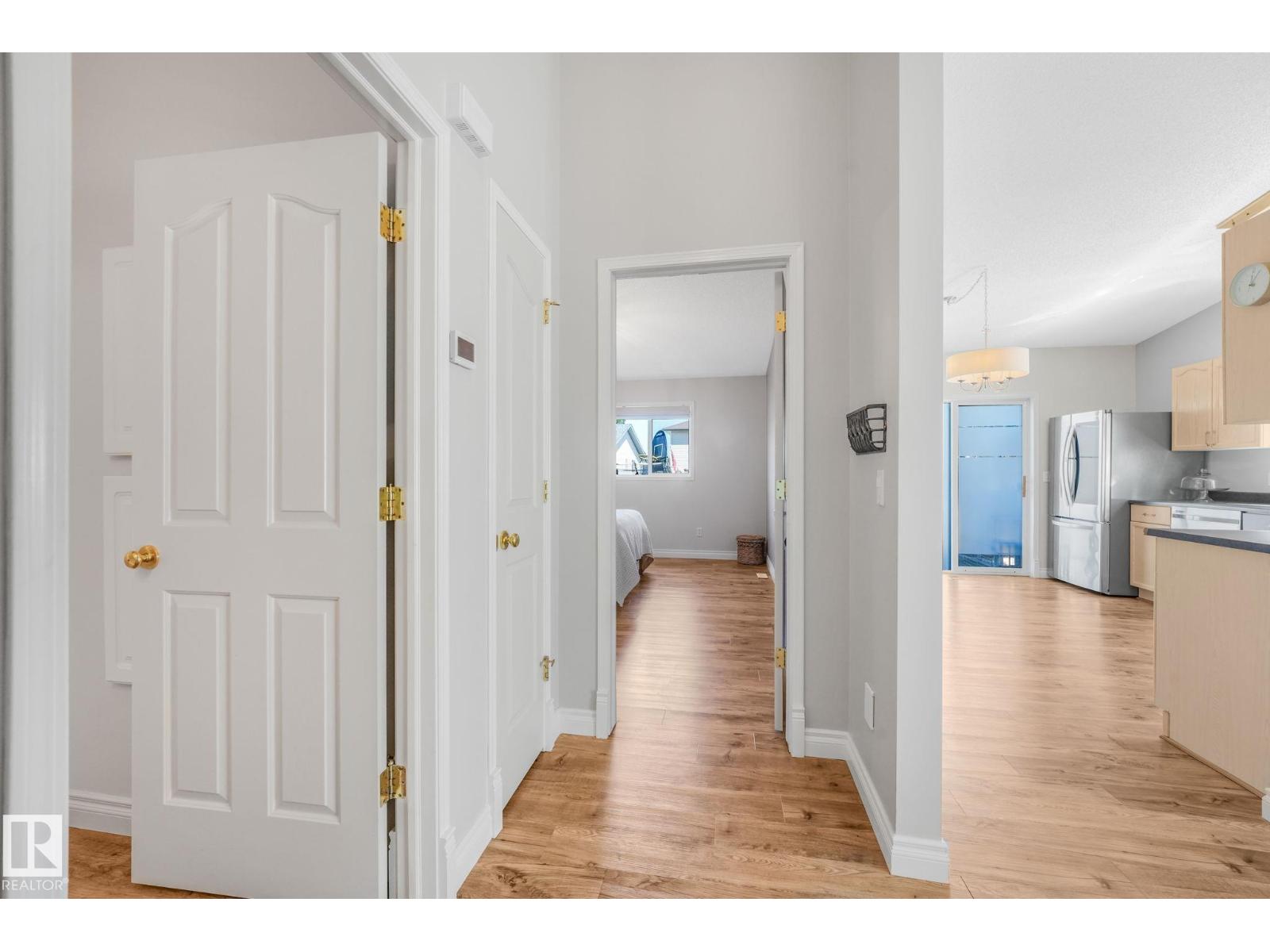 22 LANDSDOWNE DR - 14