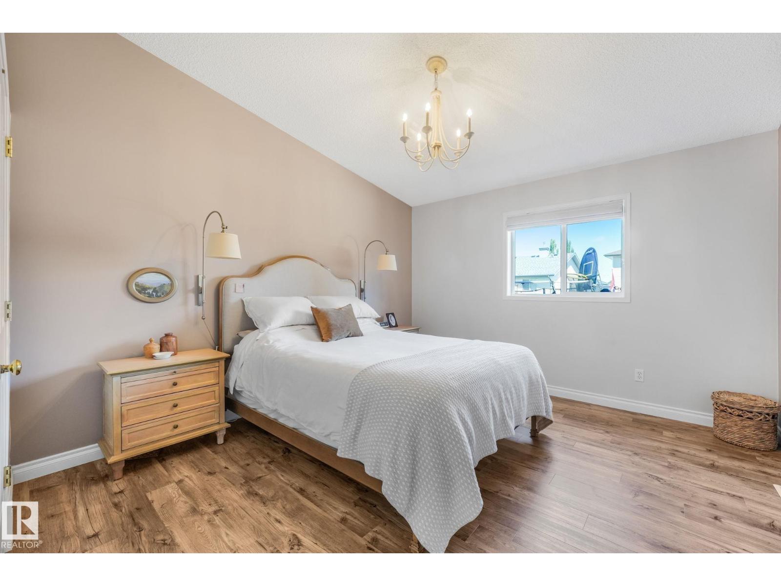 22 LANDSDOWNE DR - 15