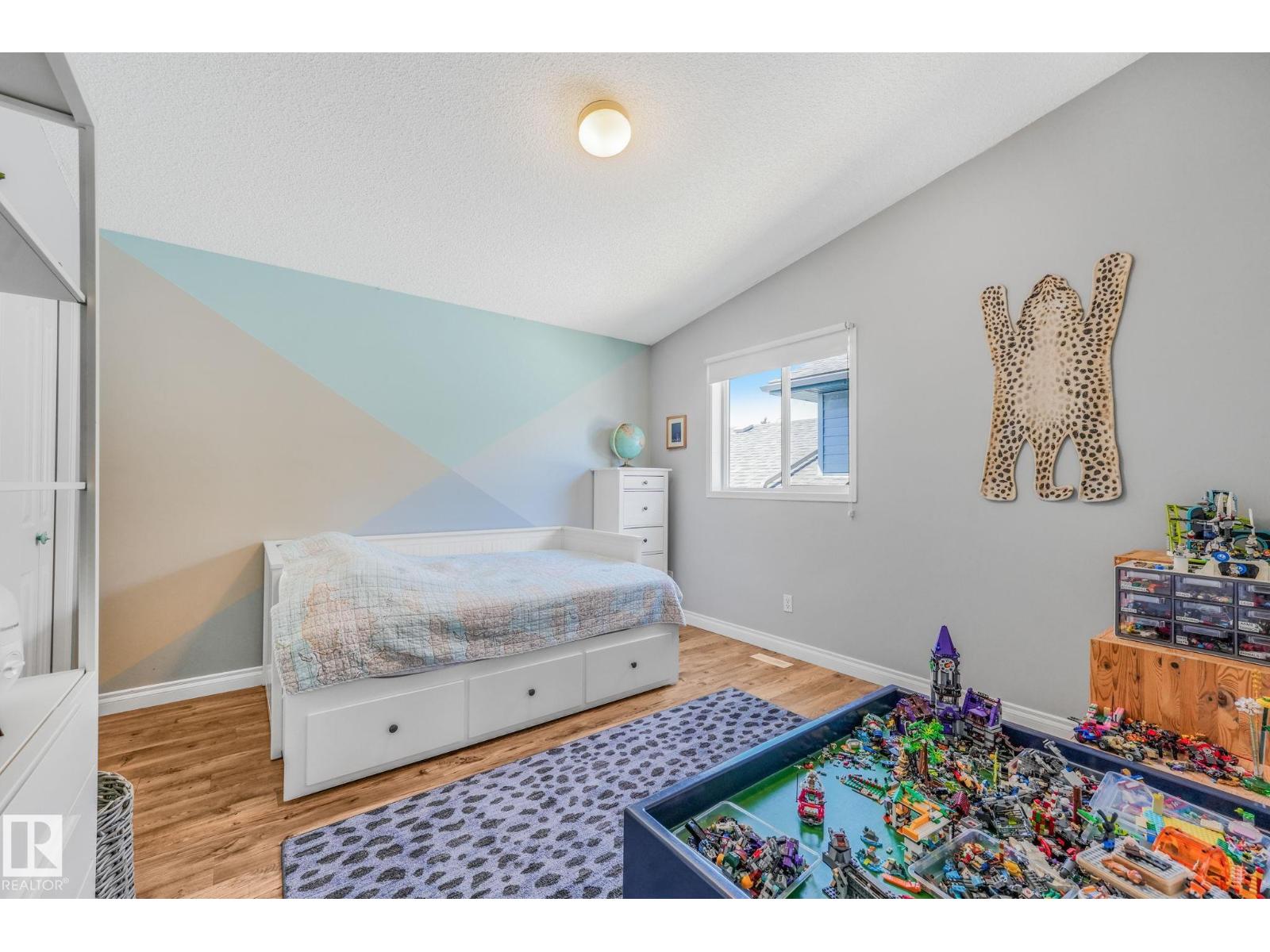 22 LANDSDOWNE DR - 18