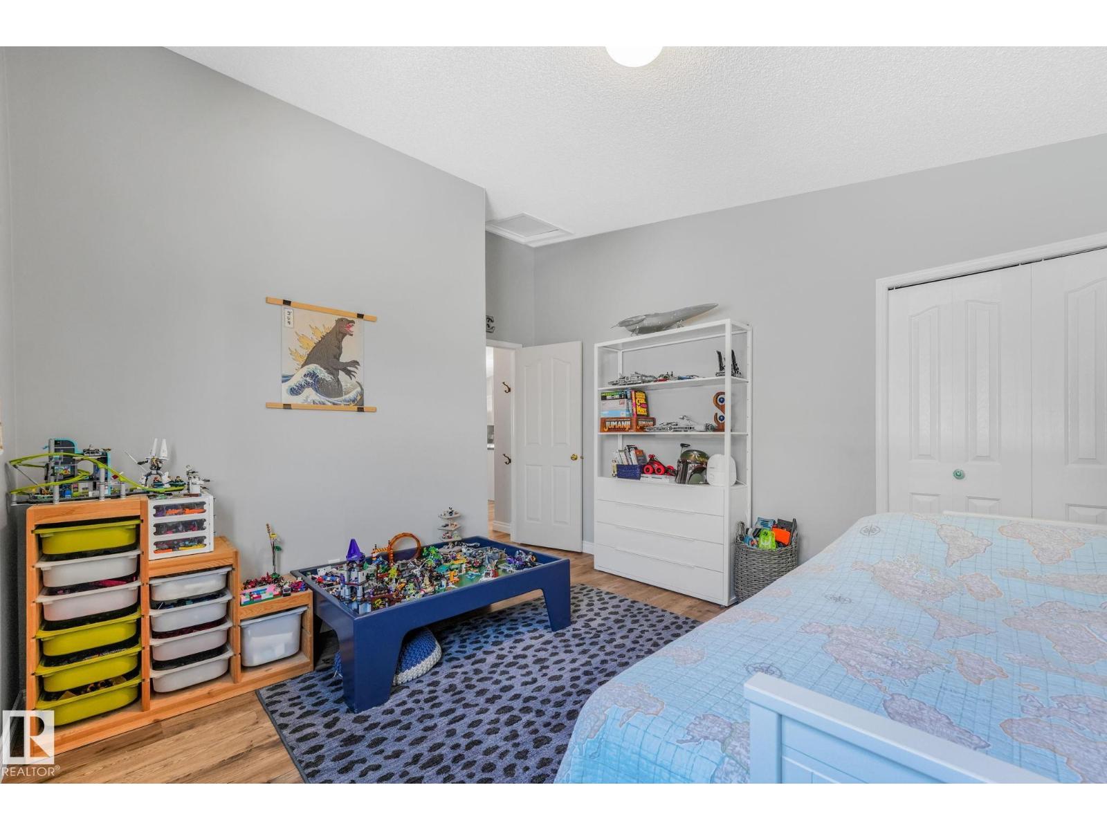 22 LANDSDOWNE DR - 20
