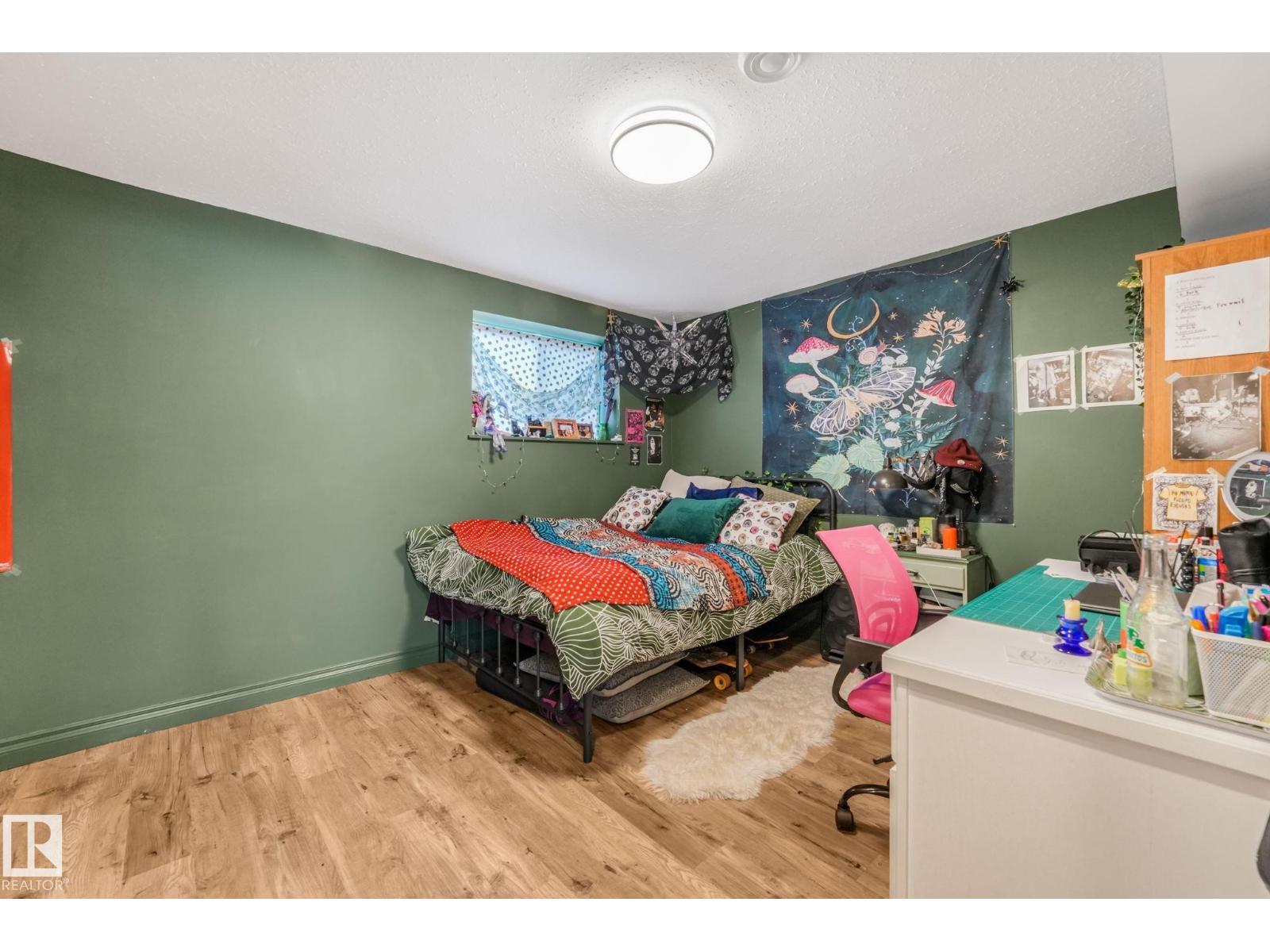 22 LANDSDOWNE DR - 34