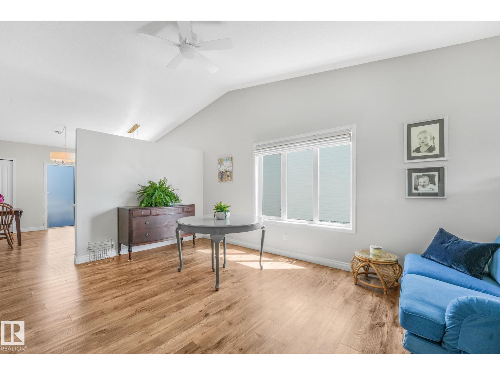 22 LANDSDOWNE DR - 4