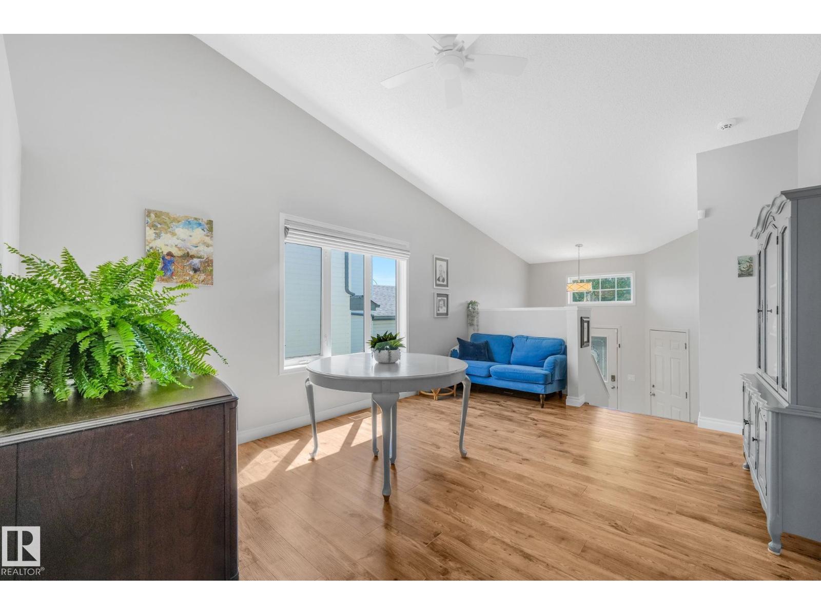 22 LANDSDOWNE DR - 7