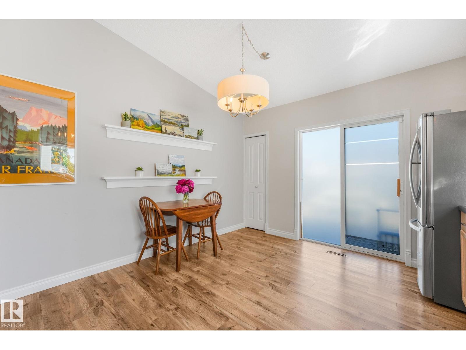 22 LANDSDOWNE DR - 9