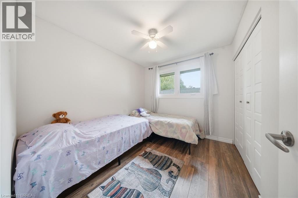 13 MACKAY Avenue - 19