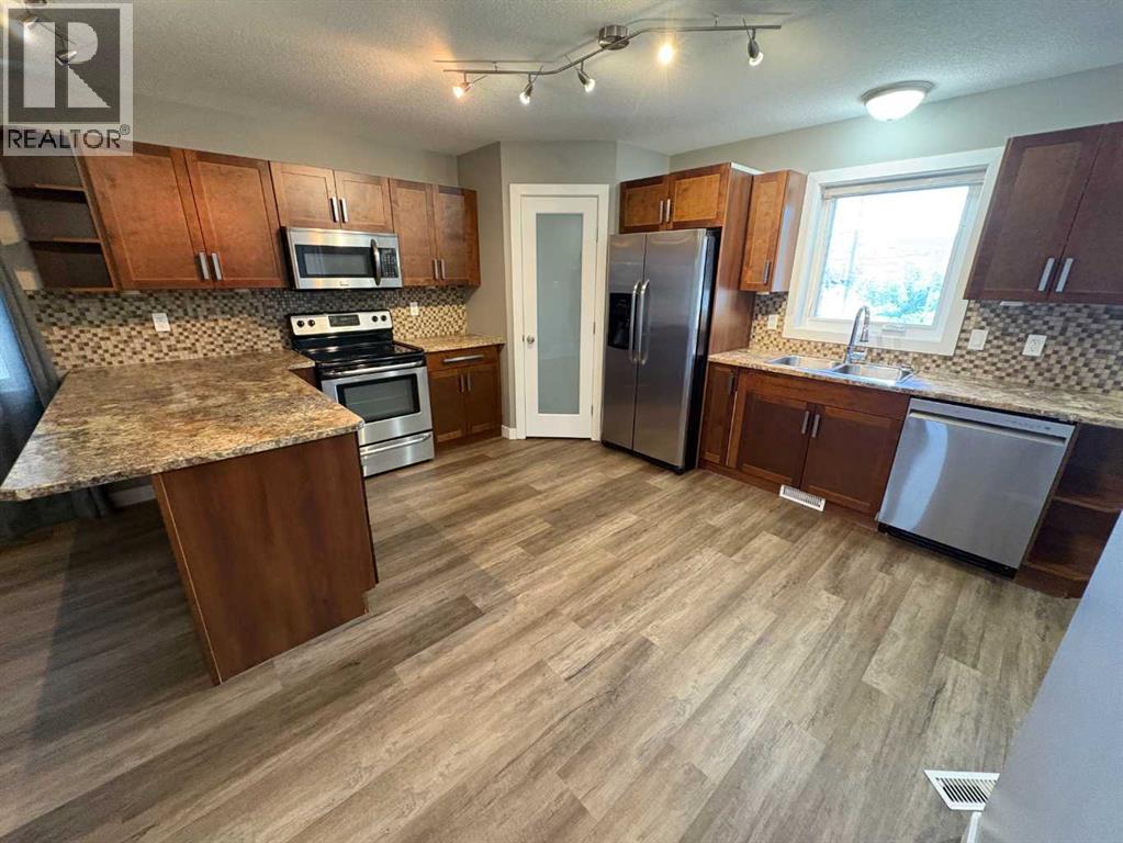 8905 107 Avenue - 5
