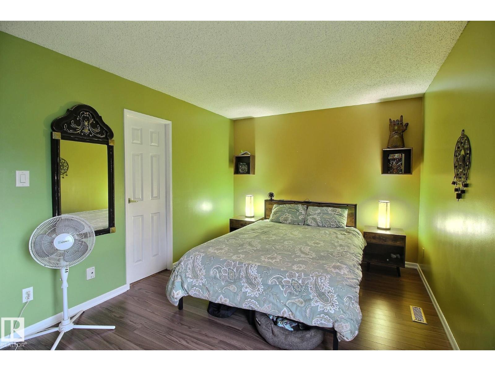 #30 14620 26 ST NW - 11