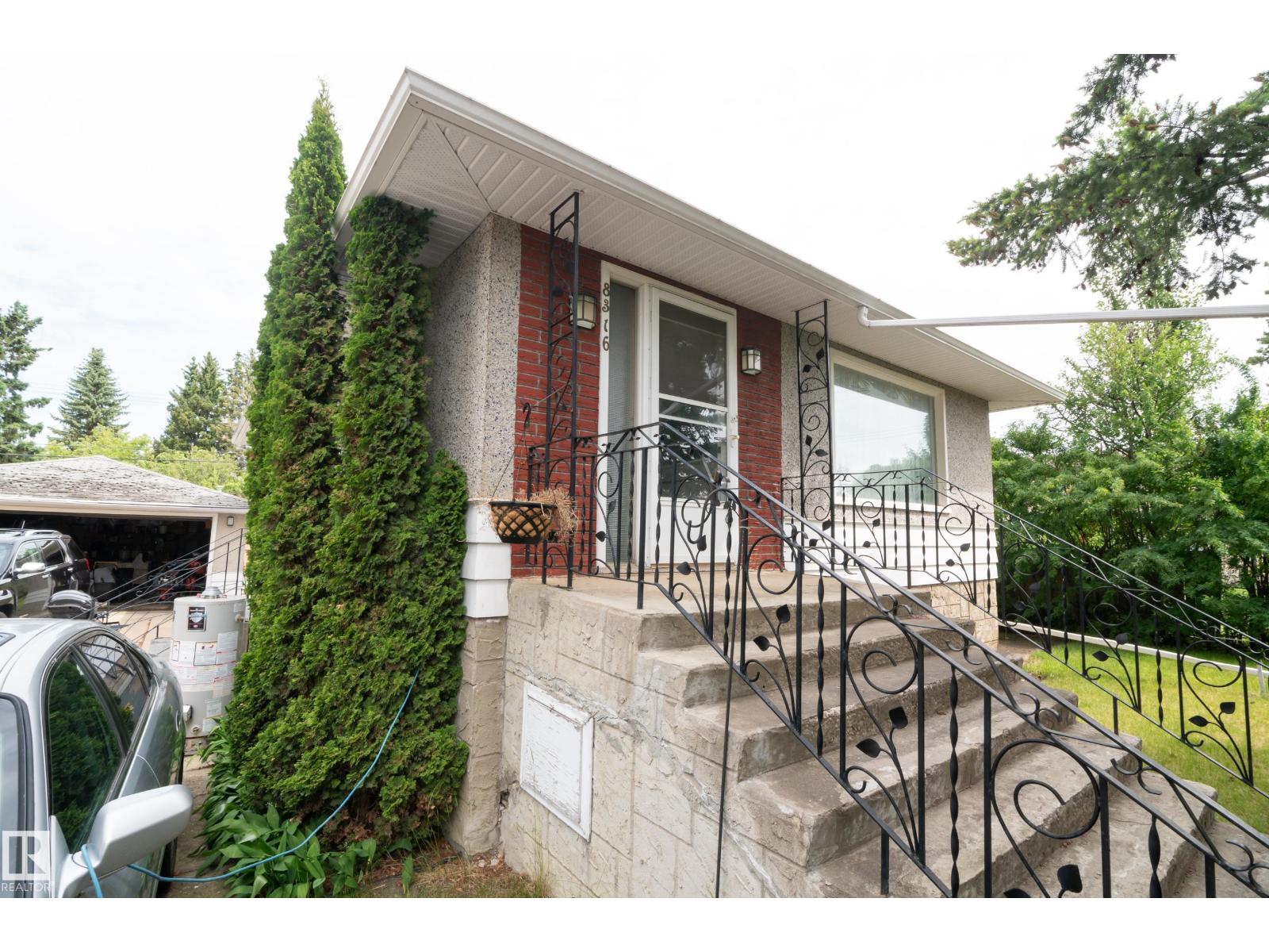 8316 73 AV NW - 3