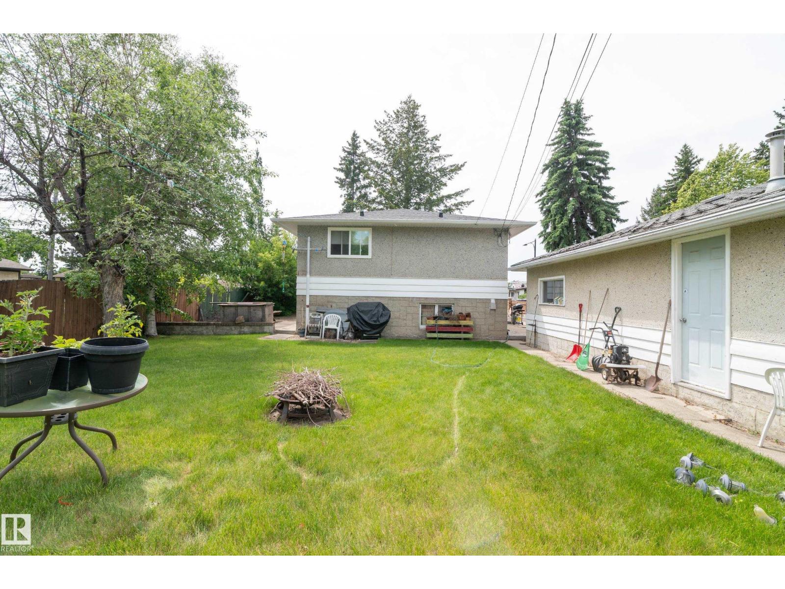 8316 73 AV NW - 8