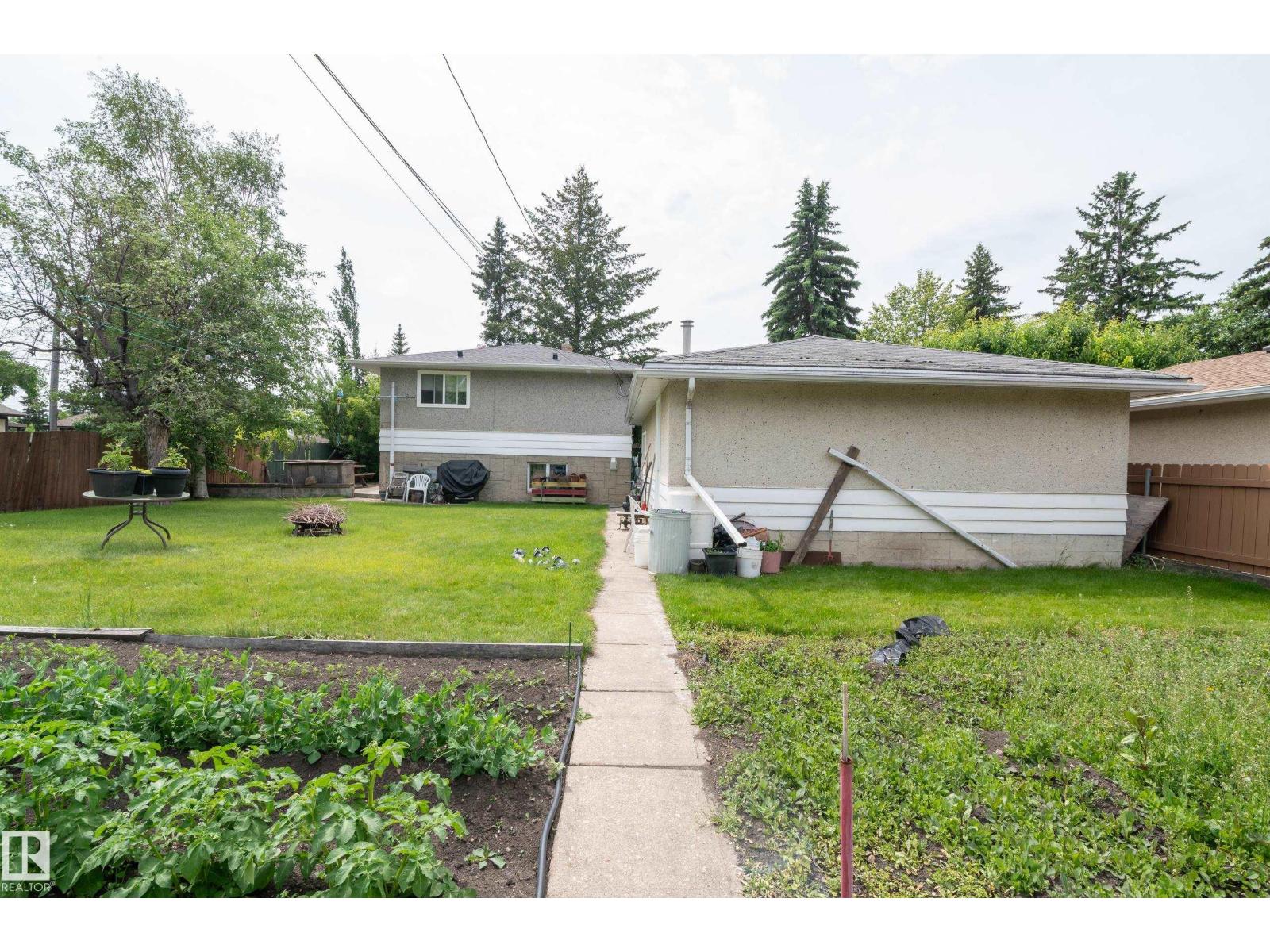 8316 73 AV NW - 6
