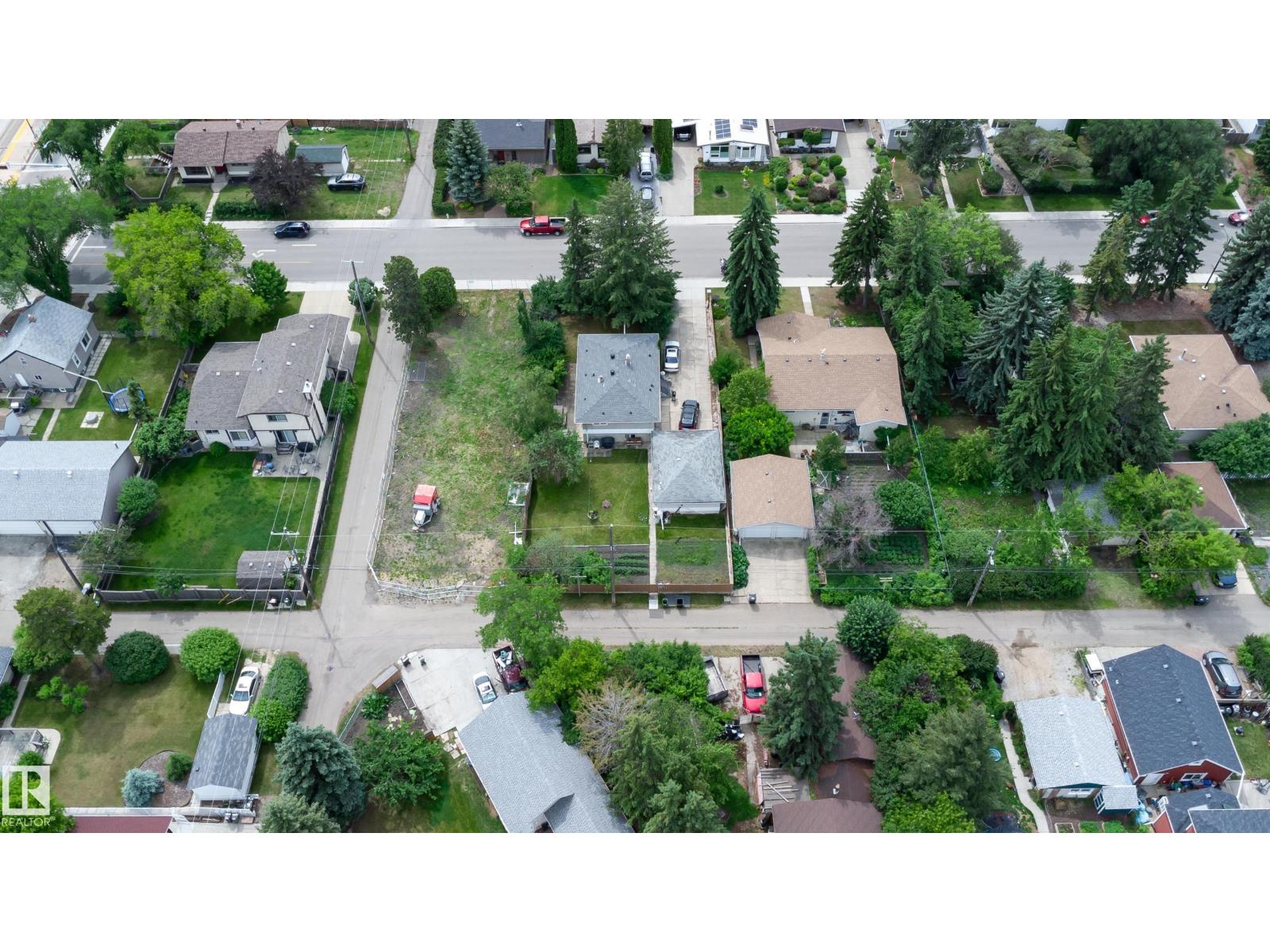 8316 73 AV NW - 24