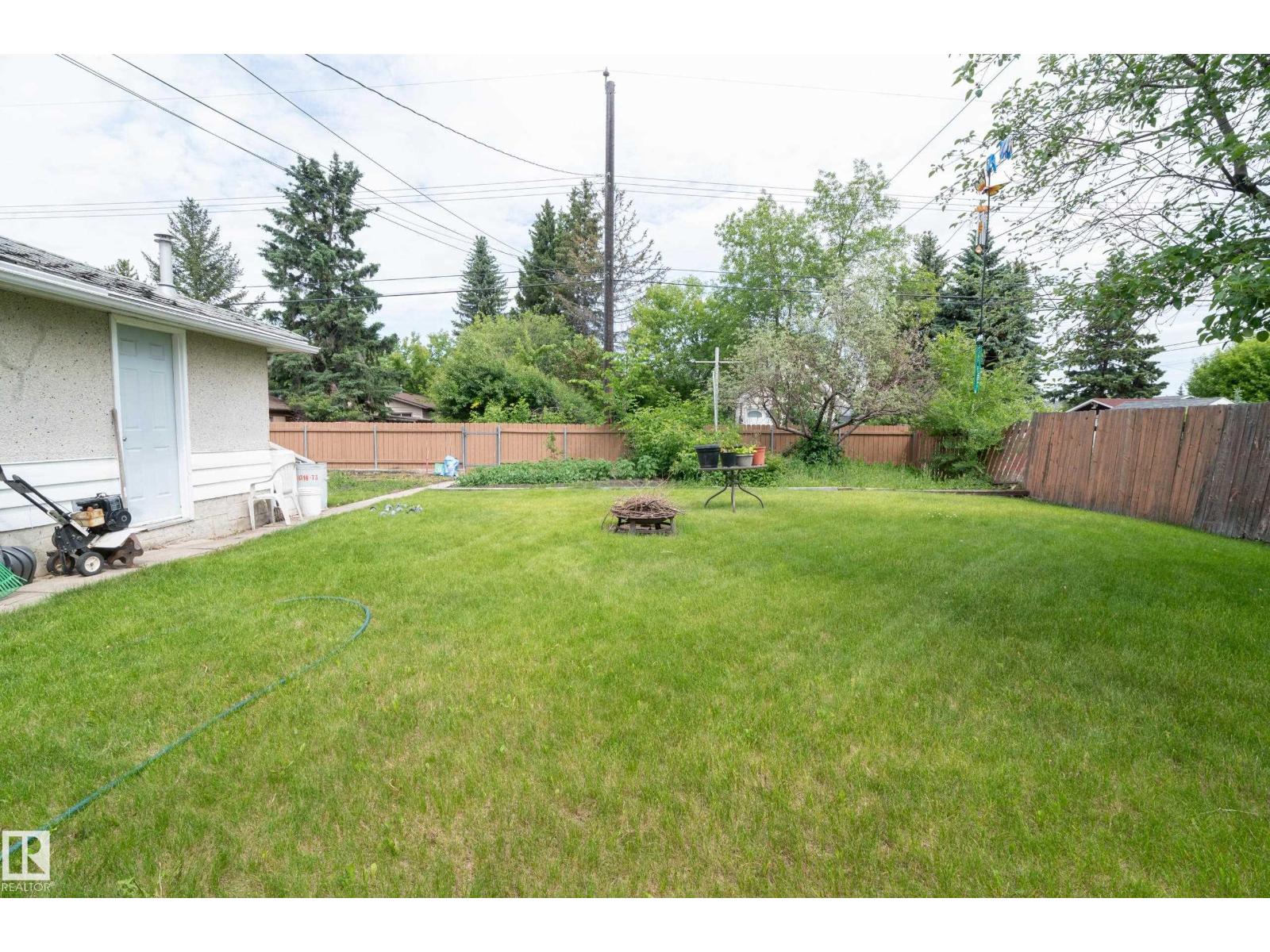 8316 73 AV NW - 11