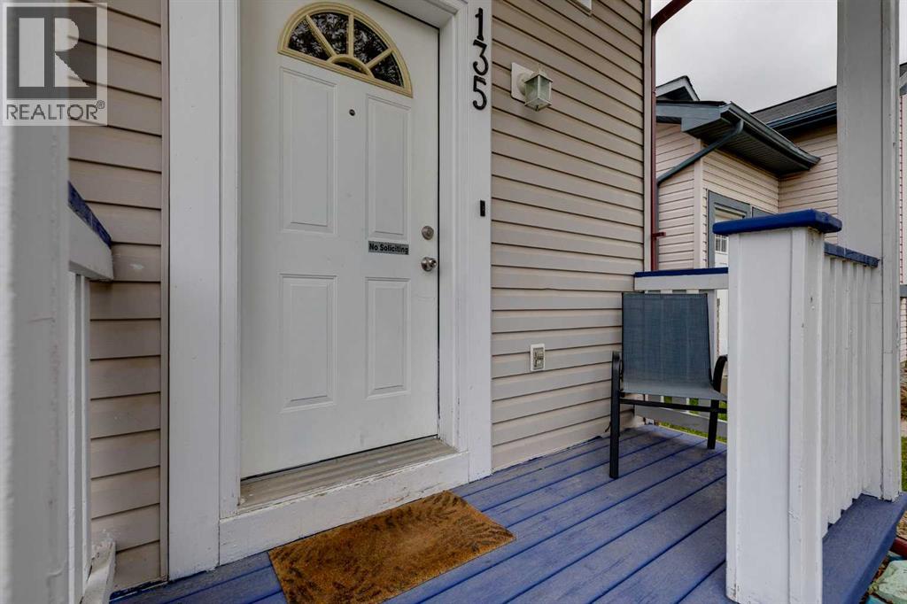 135 Covewood Close NE - photo 2
