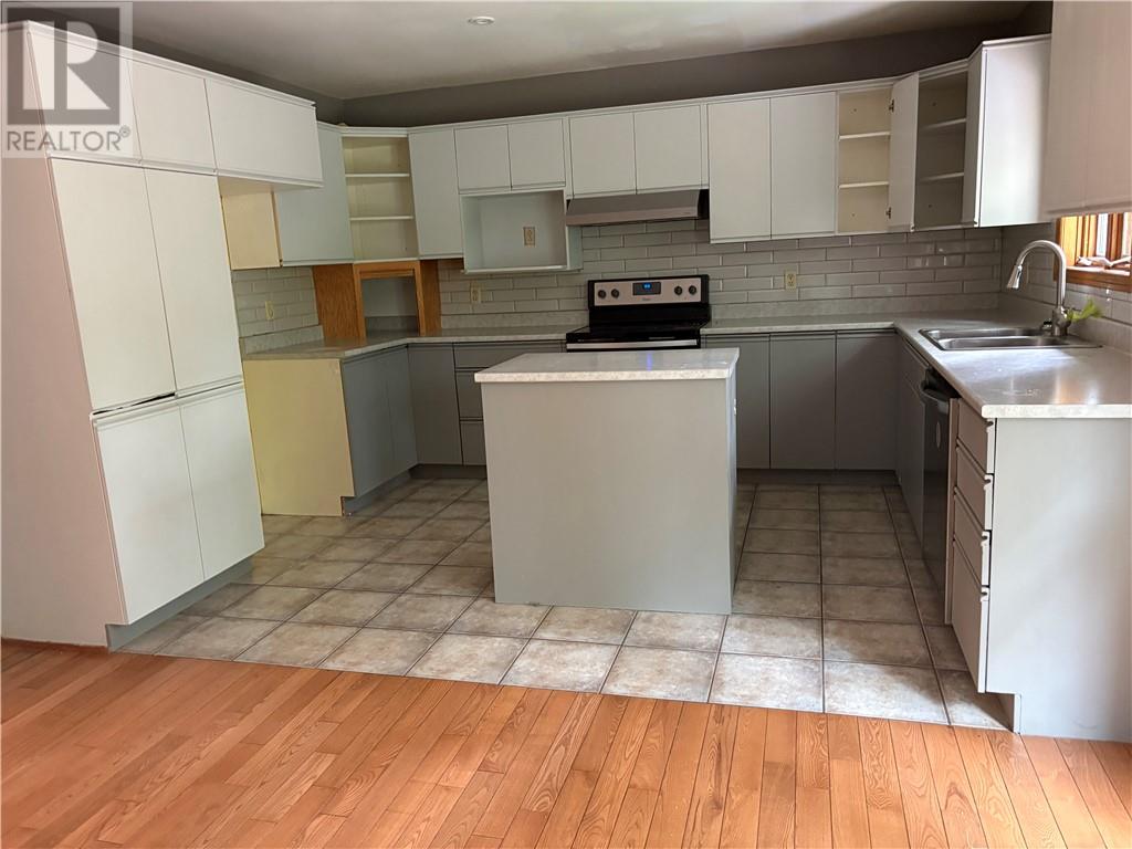 4434 Leger - Image 6