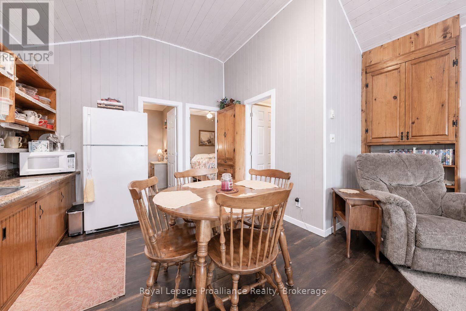 1117B TWIN PINE LANE - 17