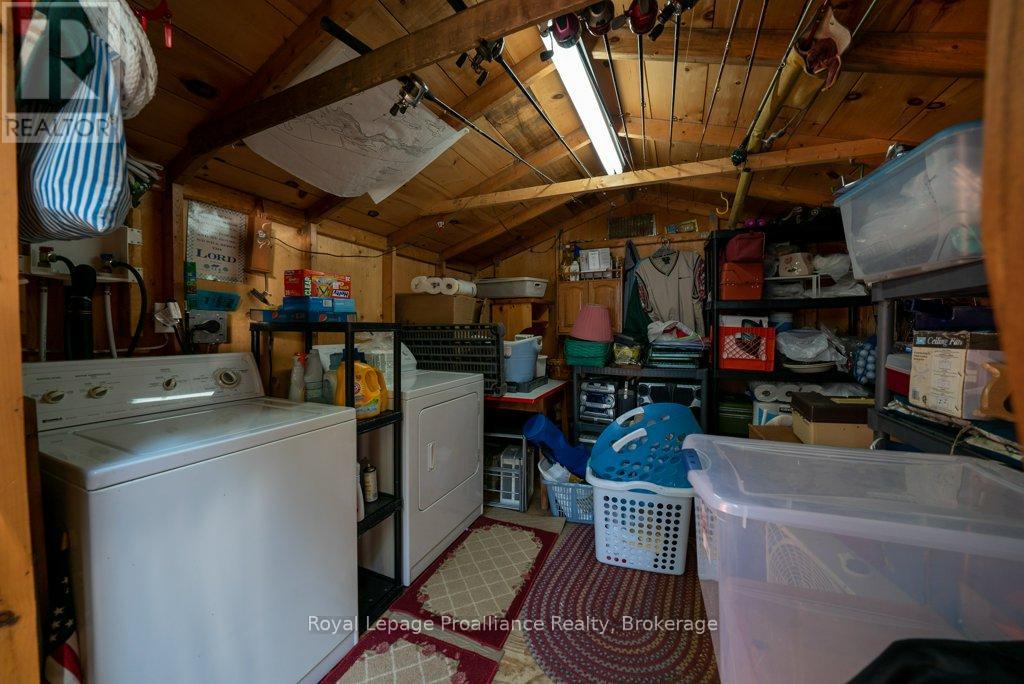 1117B TWIN PINE LANE - 32