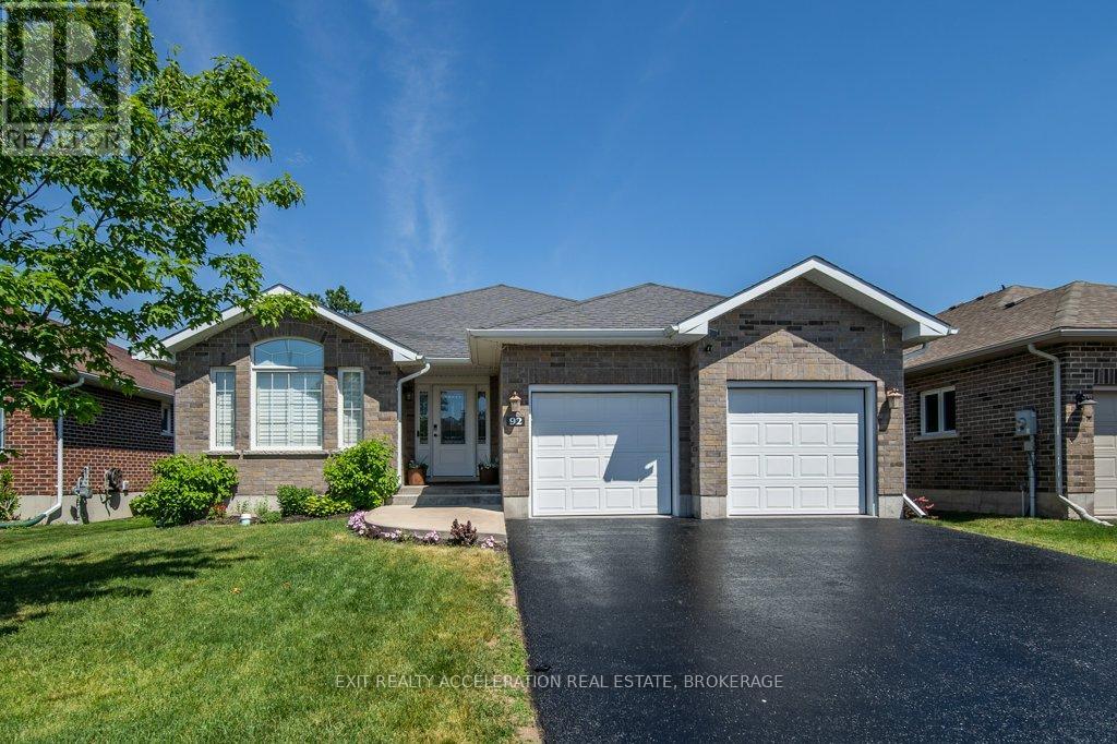 92 HARTWOOD CRESCENT - 1