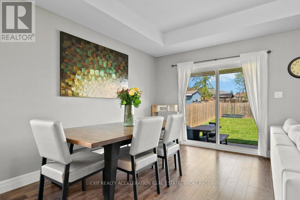 92 HARTWOOD CRESCENT - 14