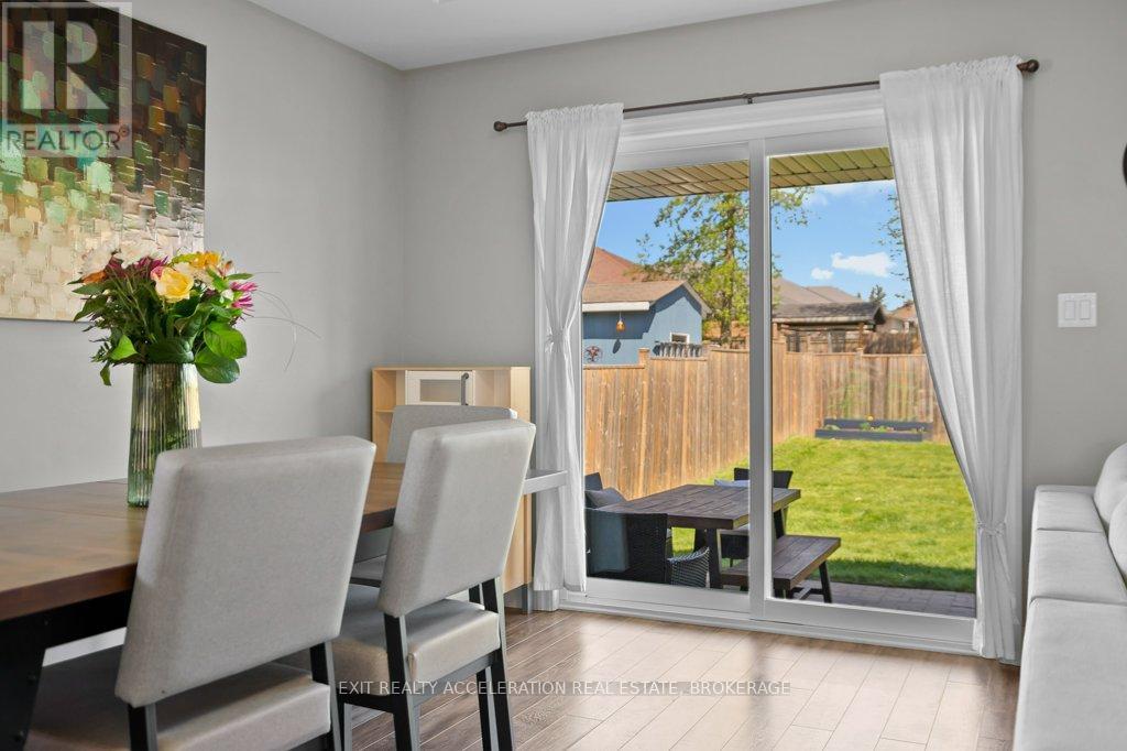 92 HARTWOOD CRESCENT - 15