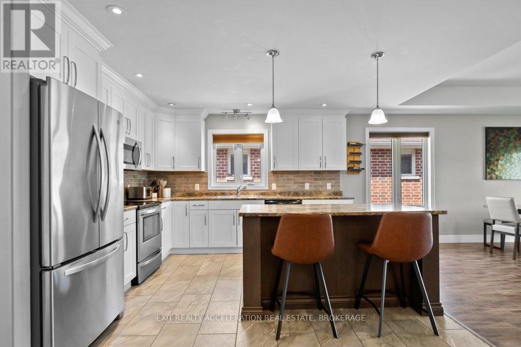 92 HARTWOOD CRESCENT - 16