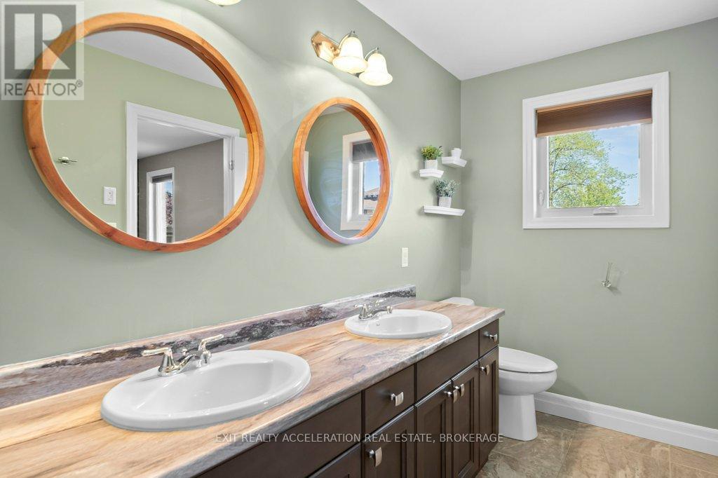 92 HARTWOOD CRESCENT - 20