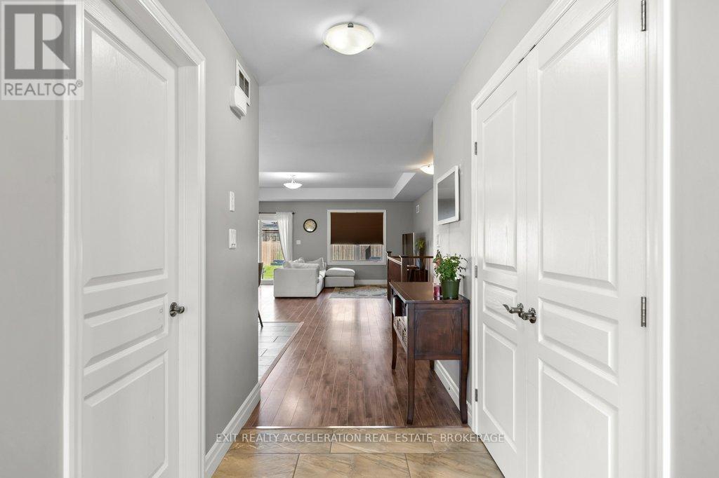 92 HARTWOOD CRESCENT - 4