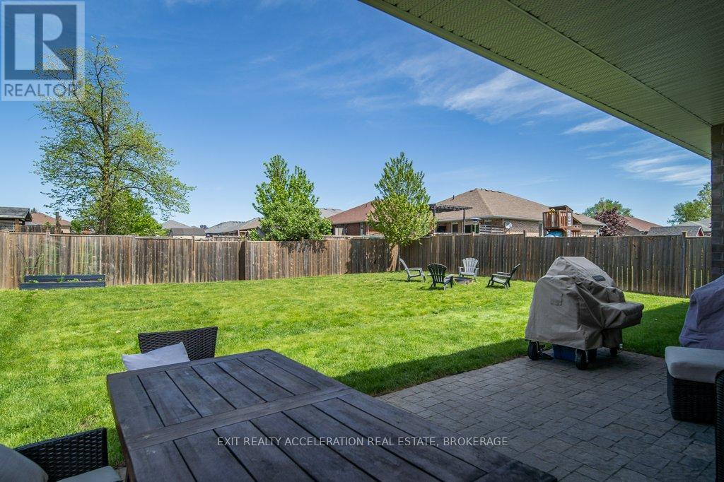 92 HARTWOOD CRESCENT - 40