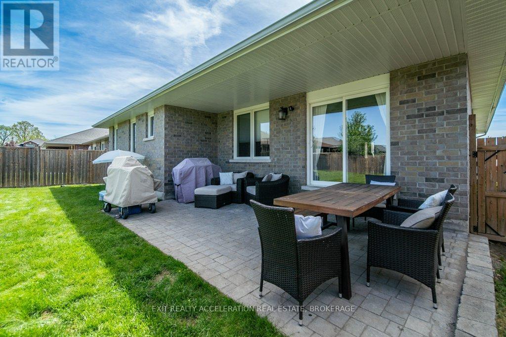 92 HARTWOOD CRESCENT - 41