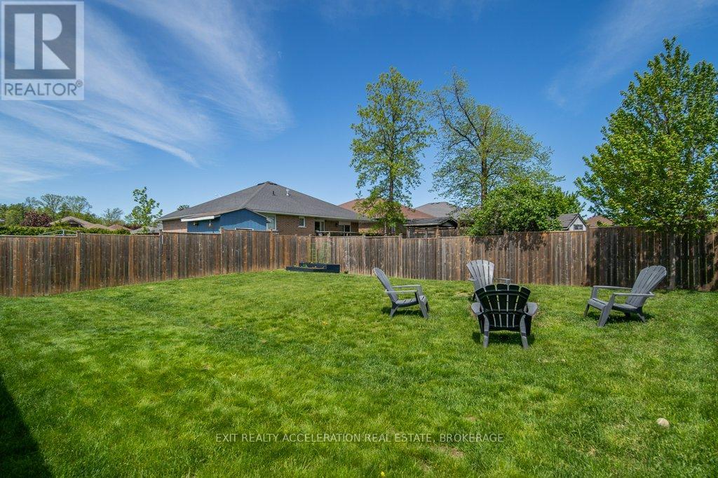 92 HARTWOOD CRESCENT - 42