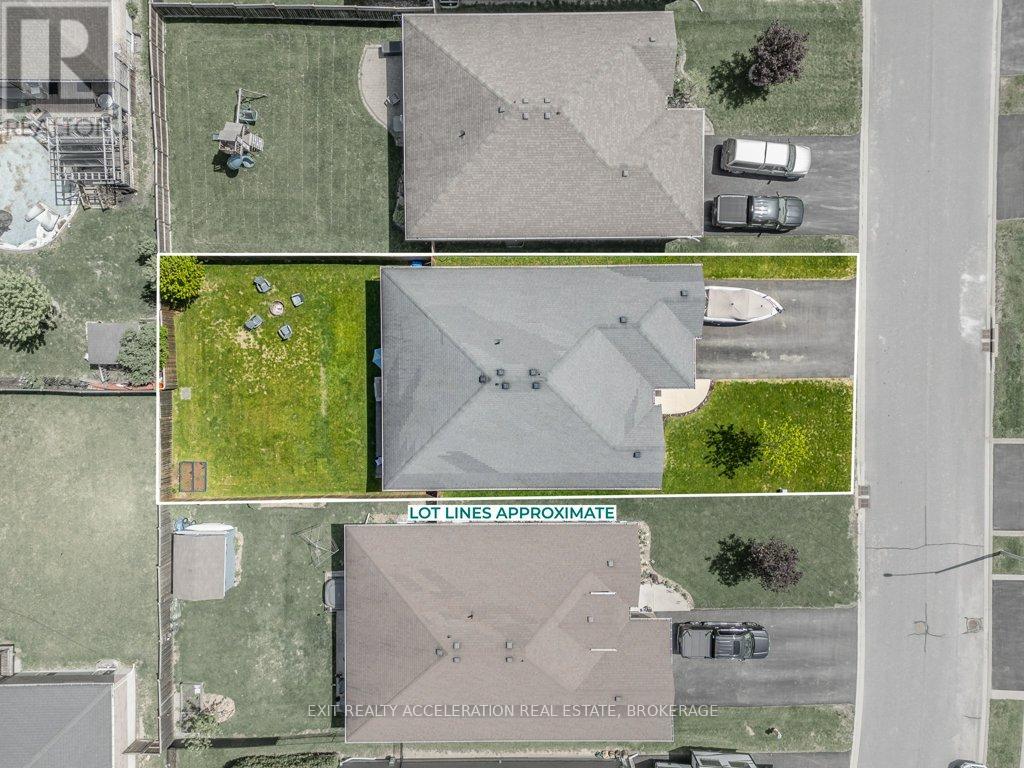 92 HARTWOOD CRESCENT - 48