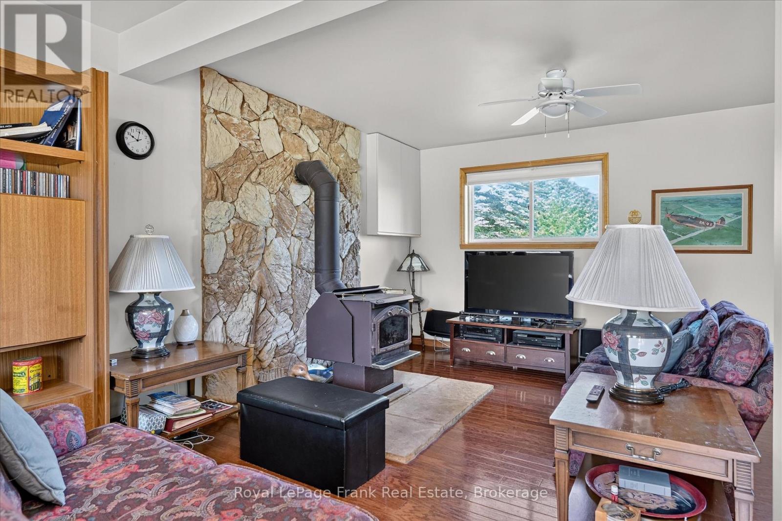 35 GRANDVIEW DRIVE - 10