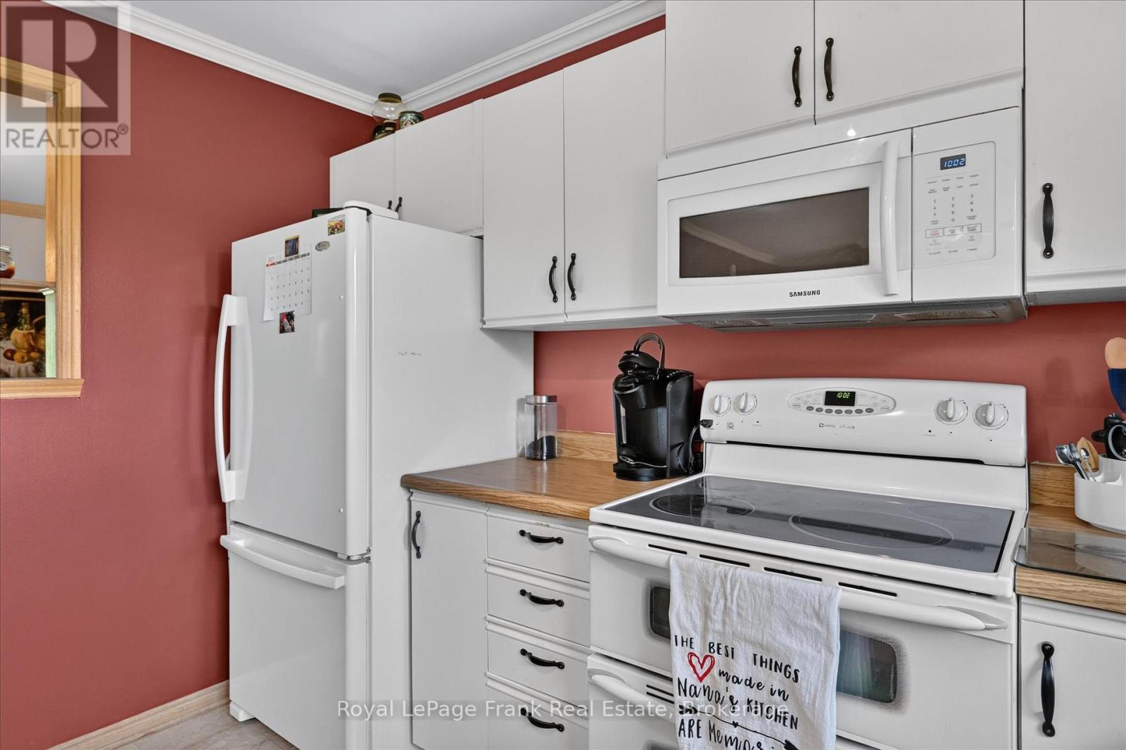 35 GRANDVIEW DRIVE - 8