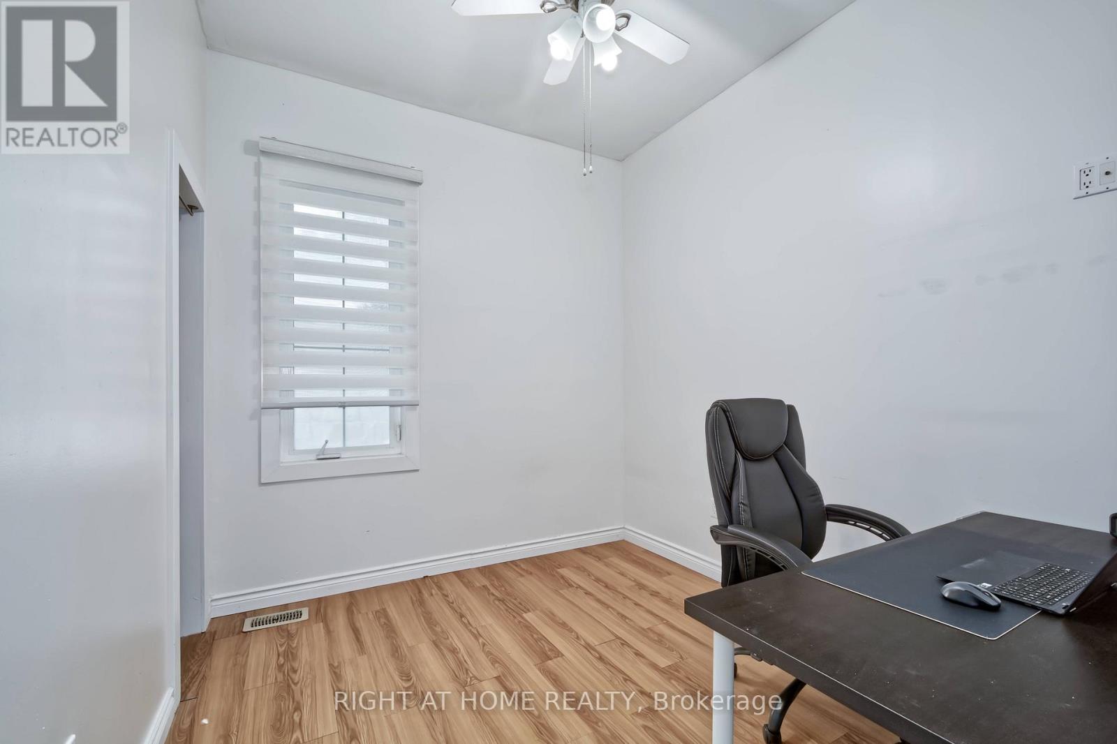10 PEGLER STREET - 12
