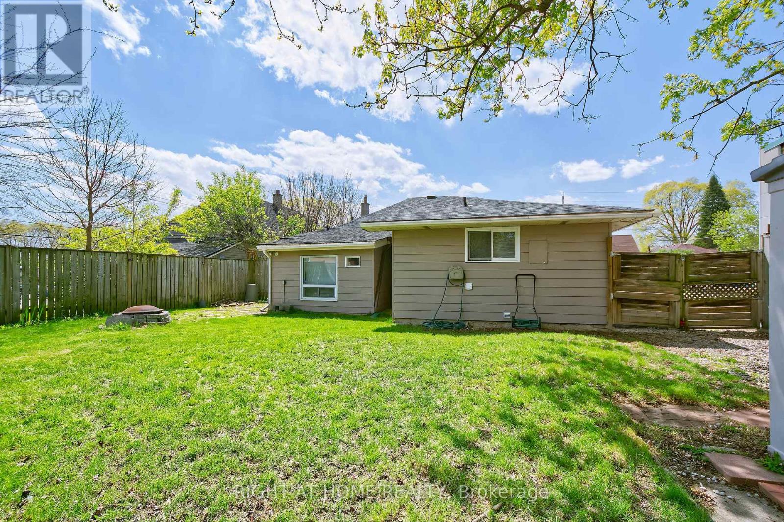 10 PEGLER STREET - 30