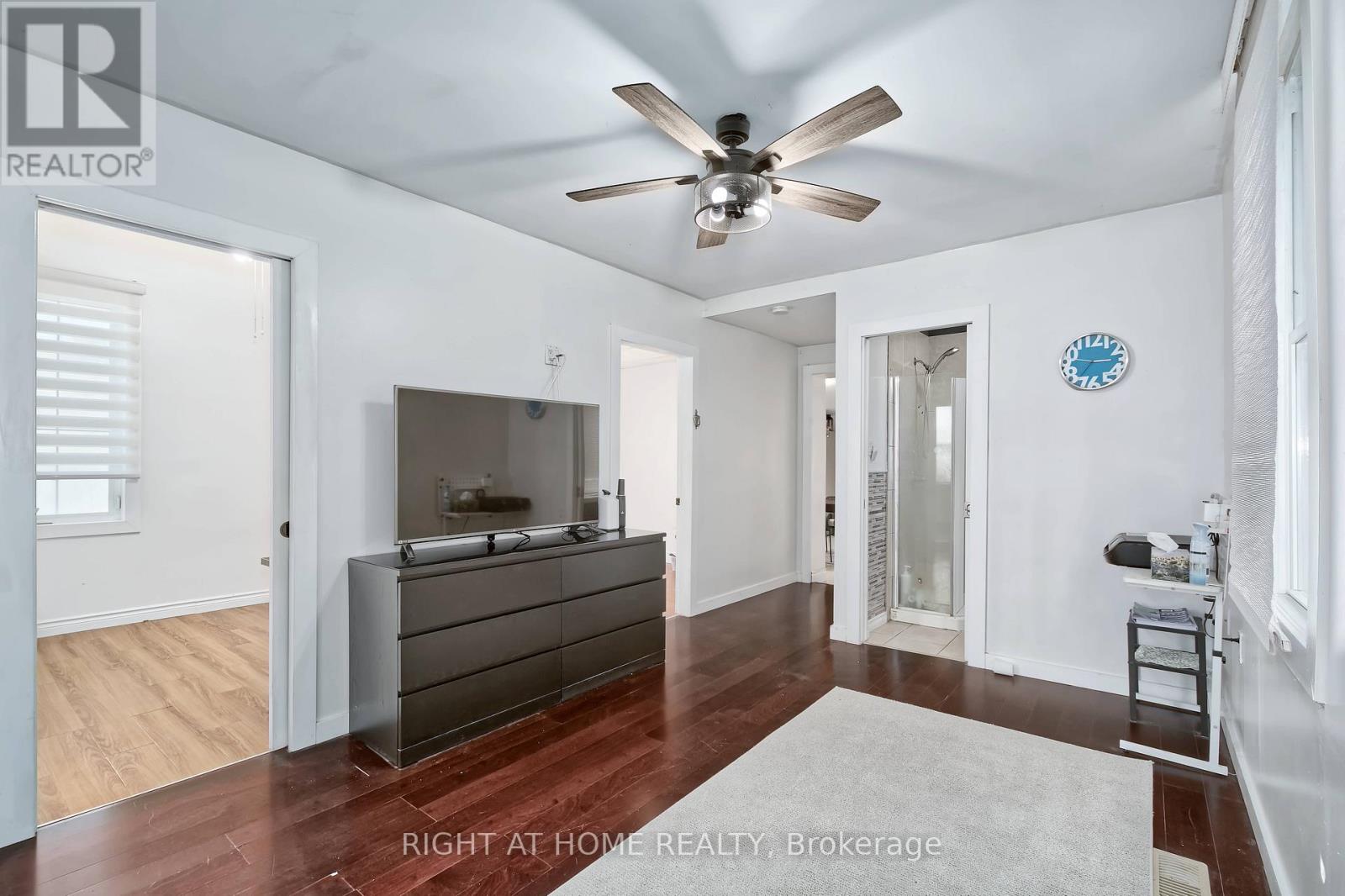 10 PEGLER STREET - 8