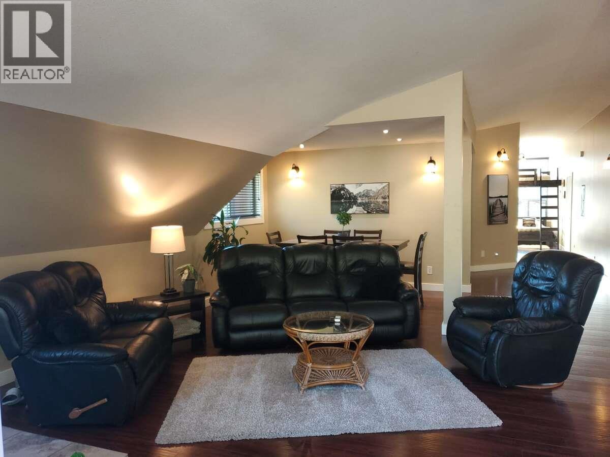 9200 Shale Avenue - 8