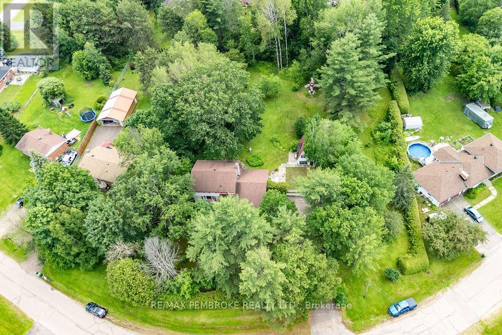775 PINEGROVE CRESCENT - 10