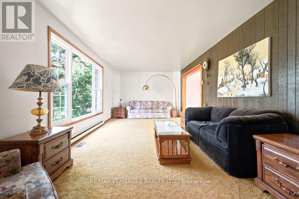 775 PINEGROVE CRESCENT - 12