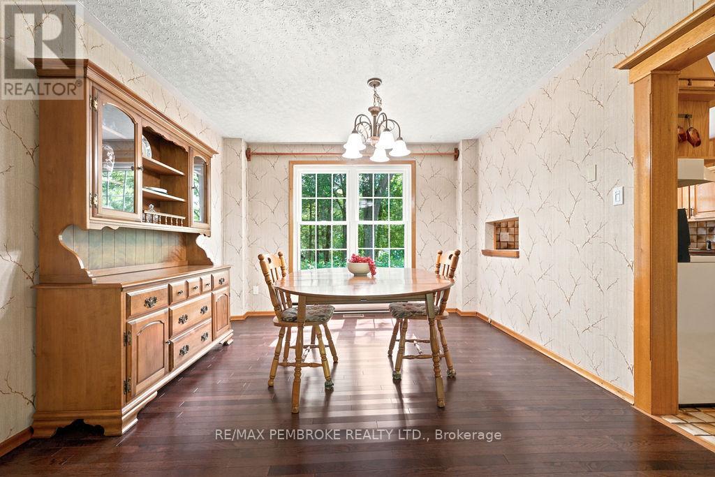 775 PINEGROVE CRESCENT - 14