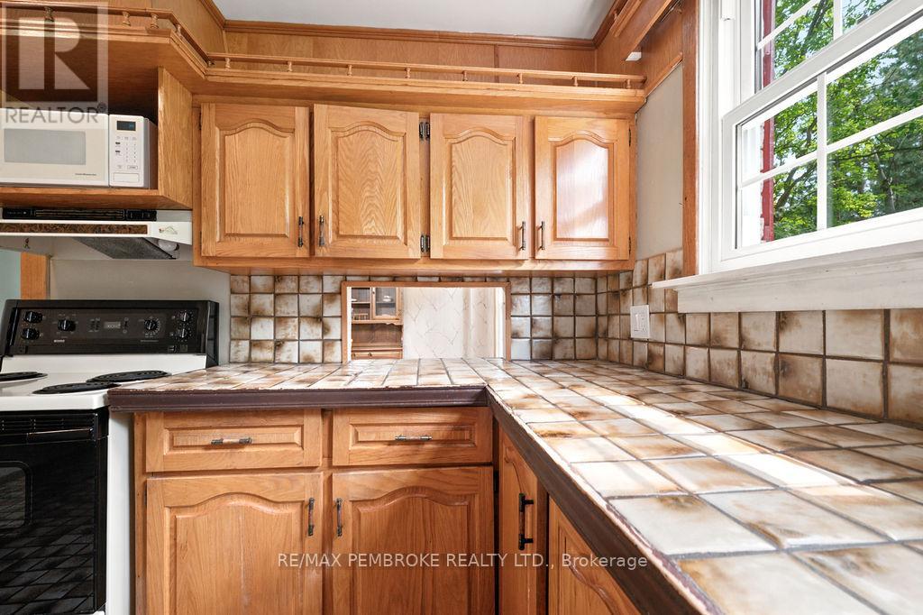 775 PINEGROVE CRESCENT - 16