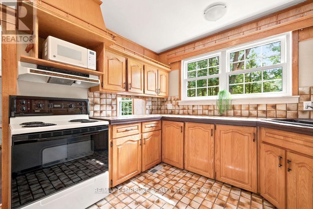 775 PINEGROVE CRESCENT - 17