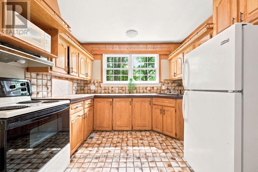 775 PINEGROVE CRESCENT - 18