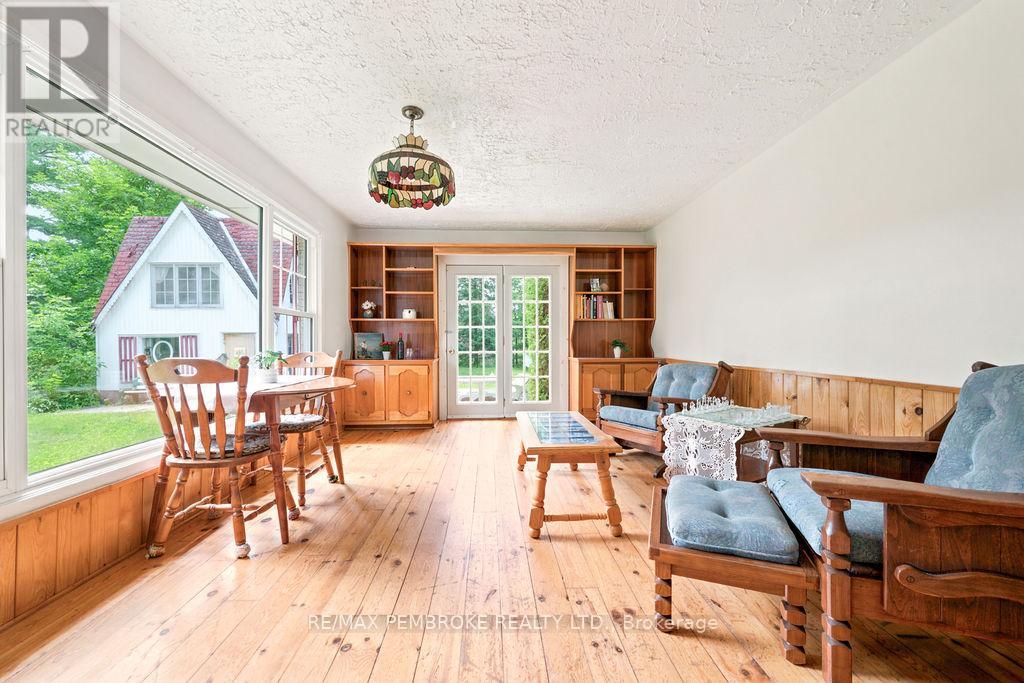 775 PINEGROVE CRESCENT - 19