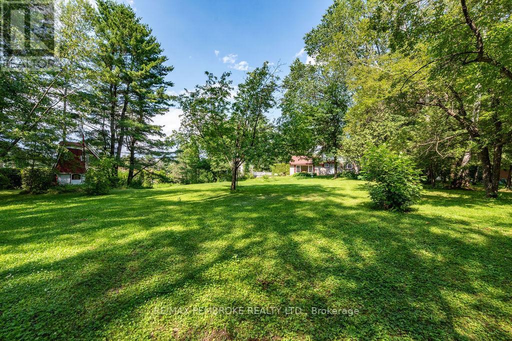 775 PINEGROVE CRESCENT - 22